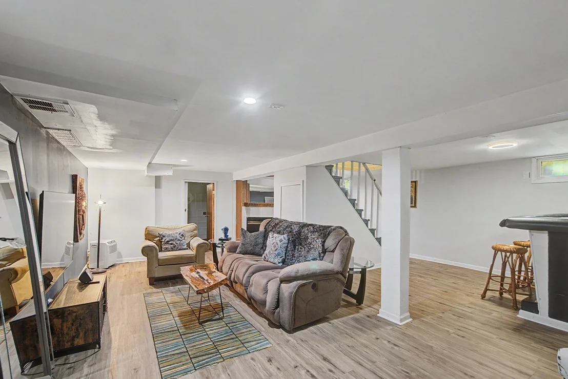 Photo of 369 Breckwood Blvd