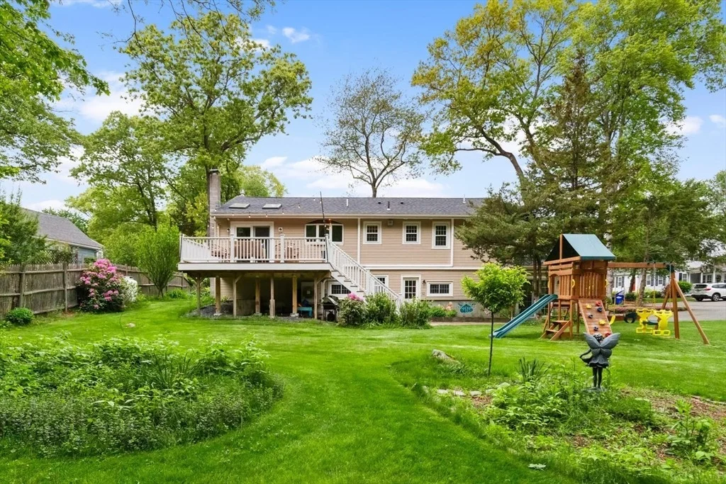 Photo of 70 Stevens Dr