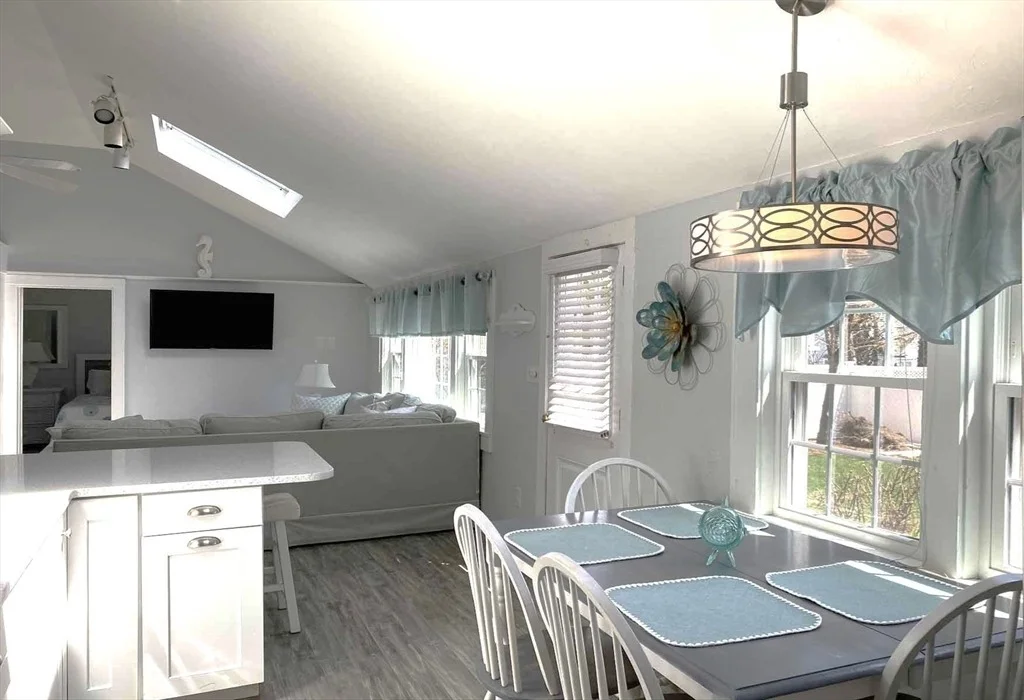 Photo of 10 Wharf Ave