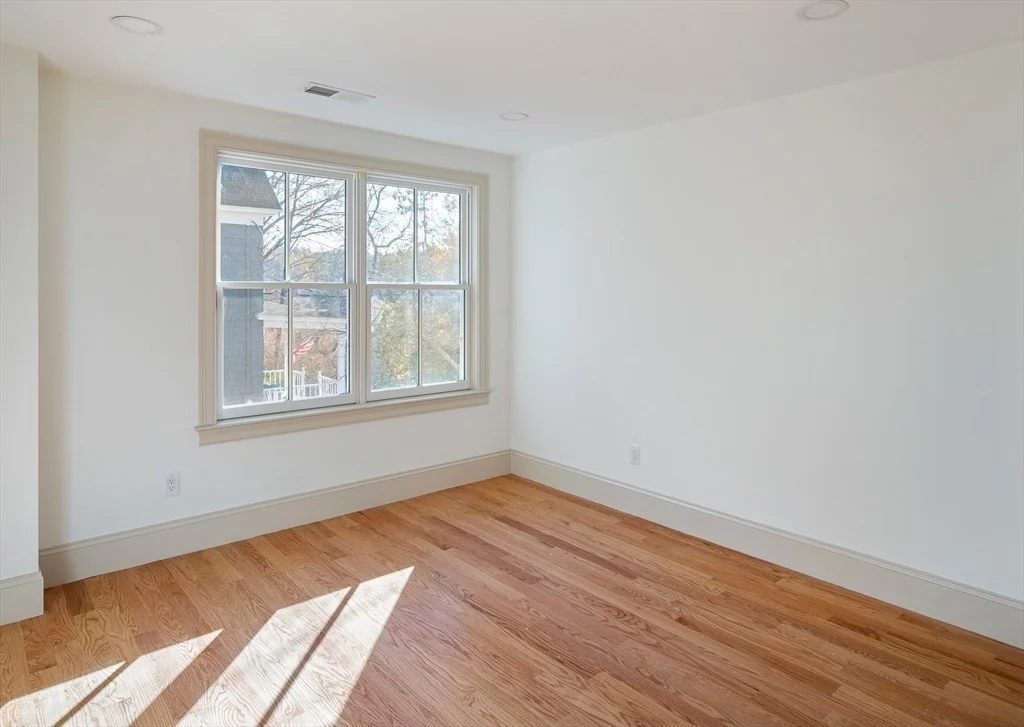 Photo of 181 Lowell St