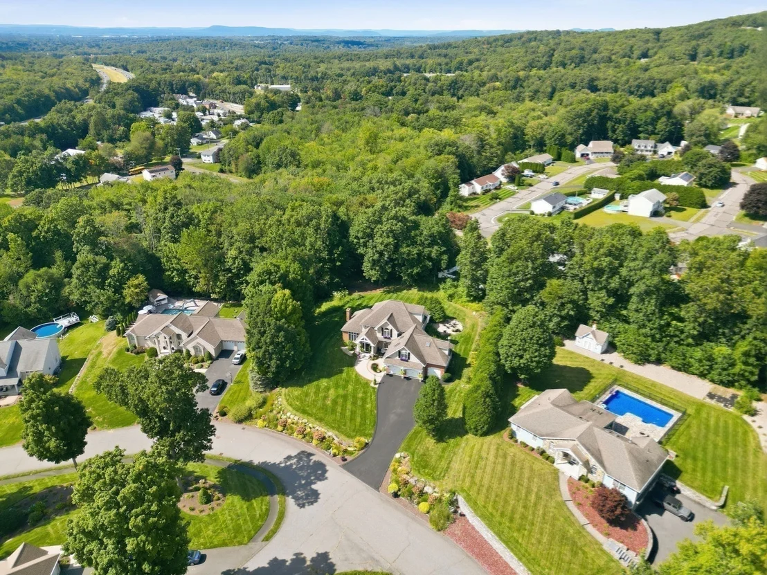 Photo of 47 Deer Hill Cir