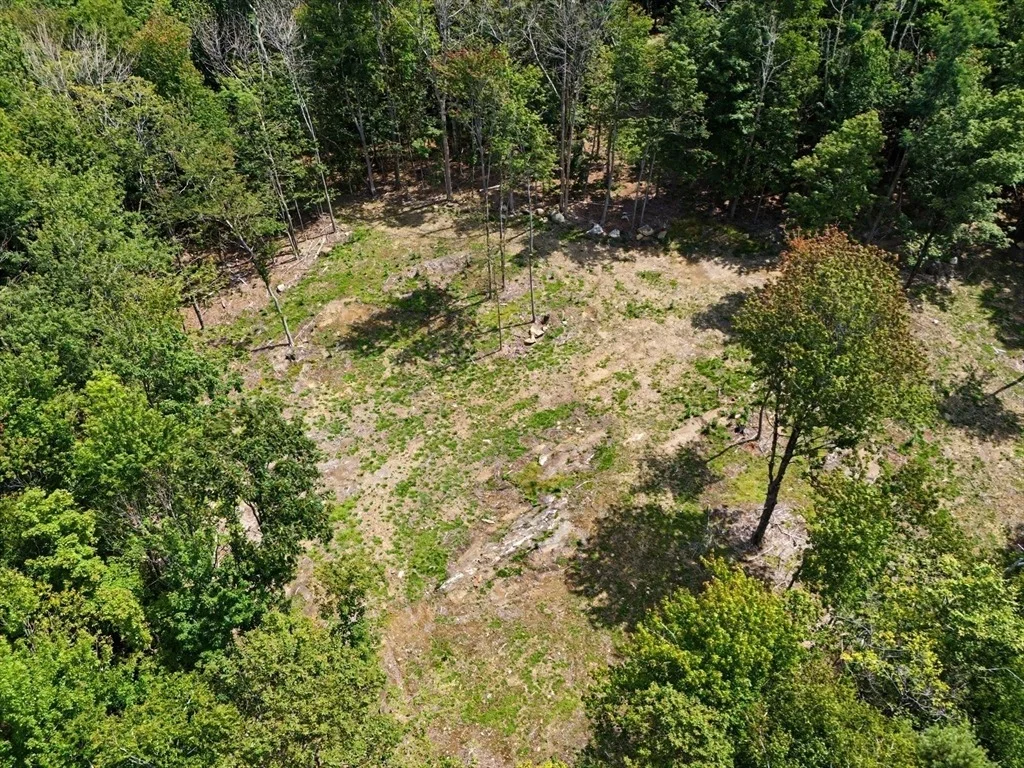 Photo of 951 West Rd