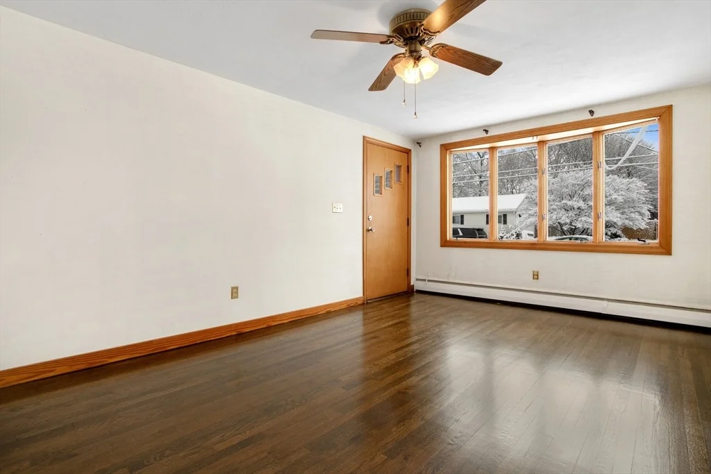 Photo of 6 Laurine Rd