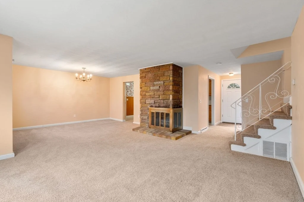Photo of 18 Royce Rd