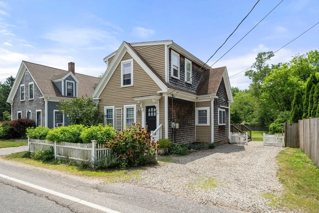 Photo of 9 Maple St