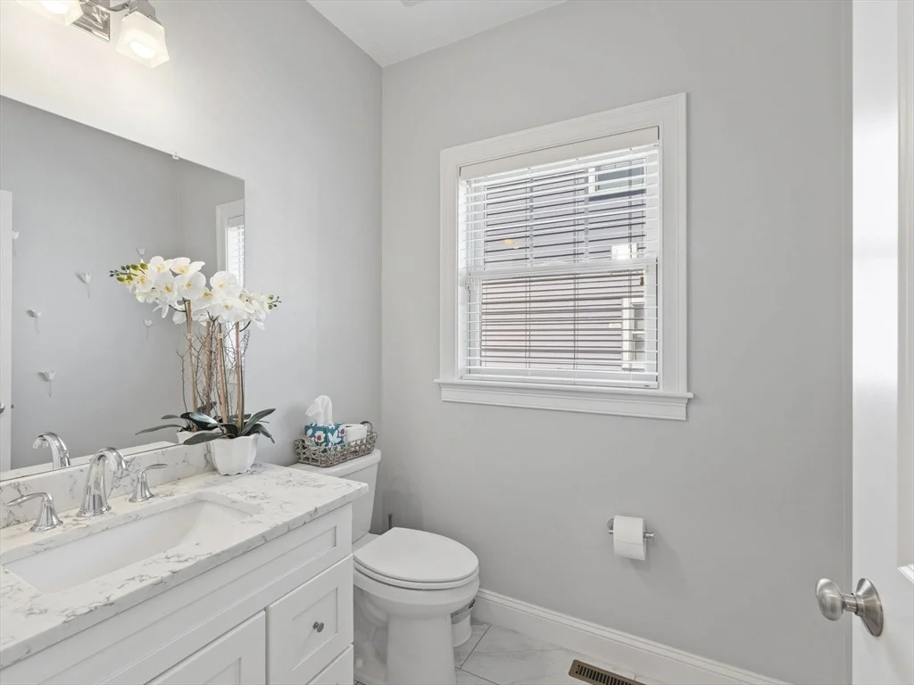 Photo of Unit 301 at 174 Pine St