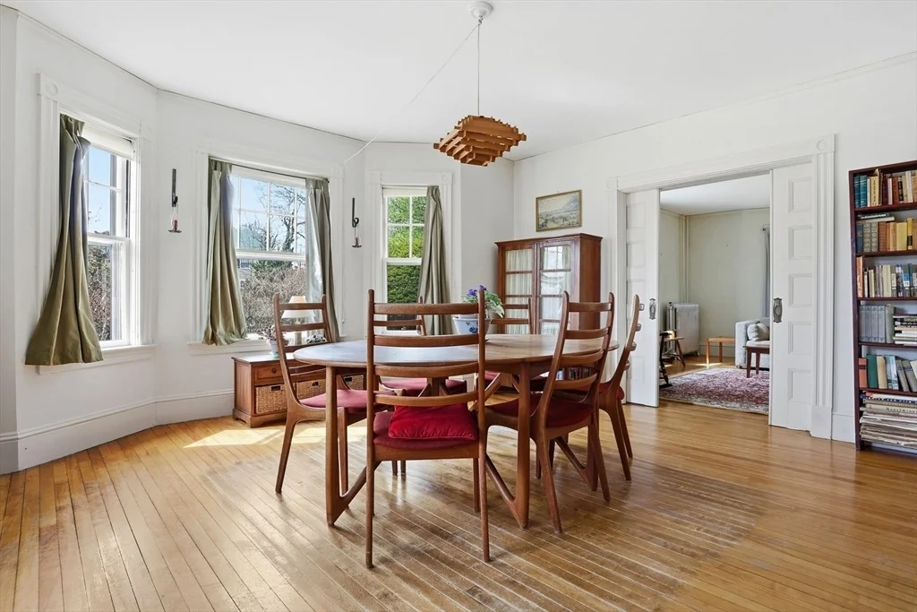 Photo of 242 Lexington Rd