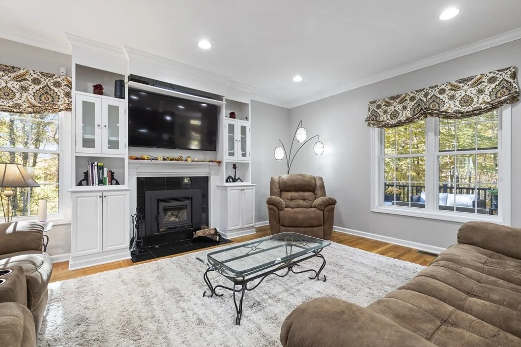 Photo of 16 Hilltop Dr