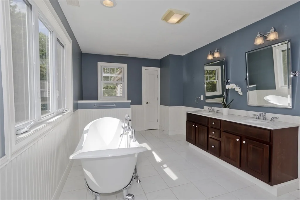 Photo of 25 Davis Rd
