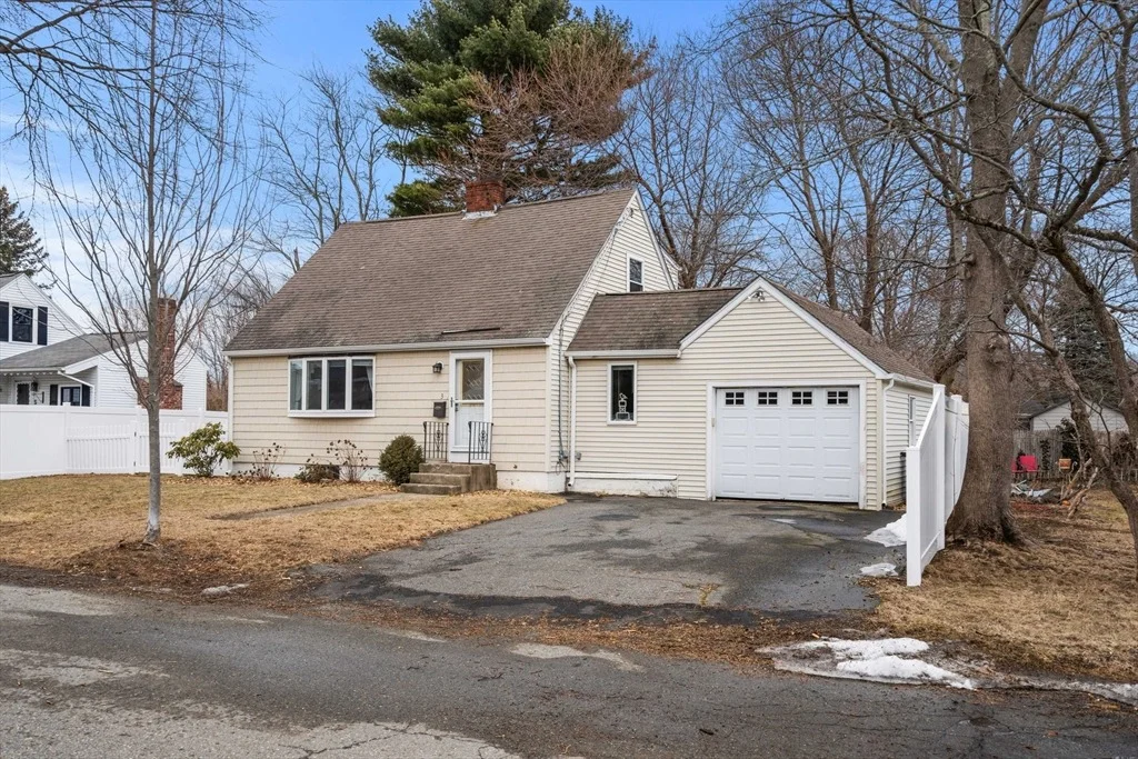 Photo of 3 Gray Rd.