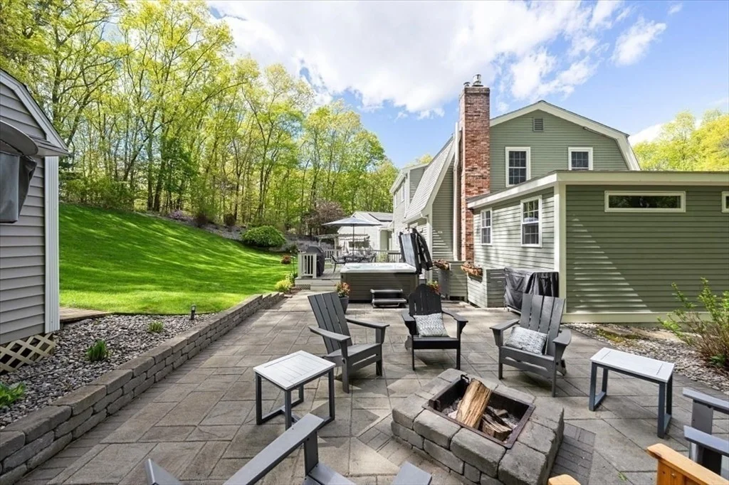 Photo of 9 Running Brook Cir