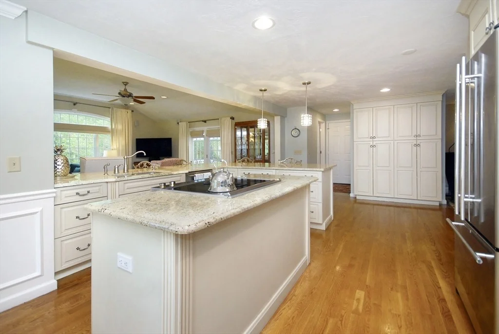 Photo of 2 Blackthorne Cir
