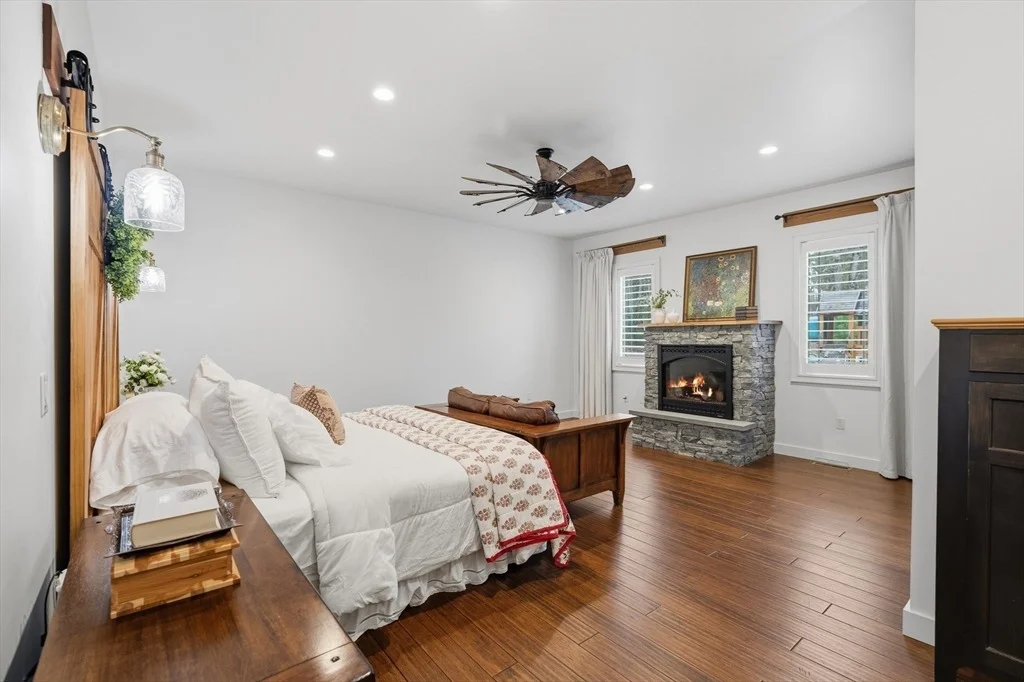 Photo of 158 Pinecrest Rd