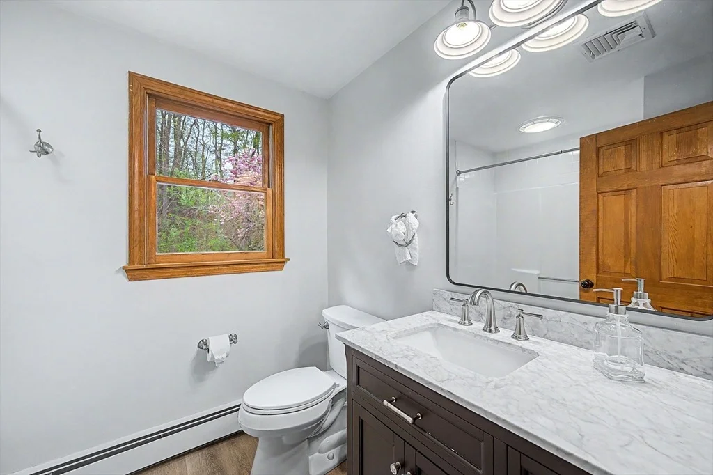 Photo of 8 Thomas Dr