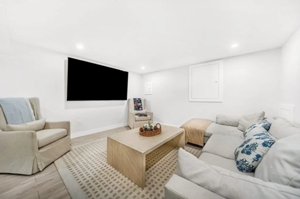 Photo of 265 Weston Rd