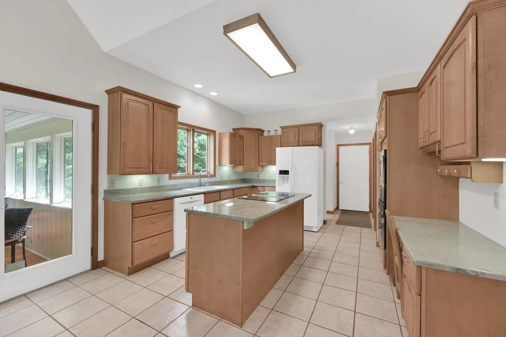 Photo of 54 Shoreline Dr