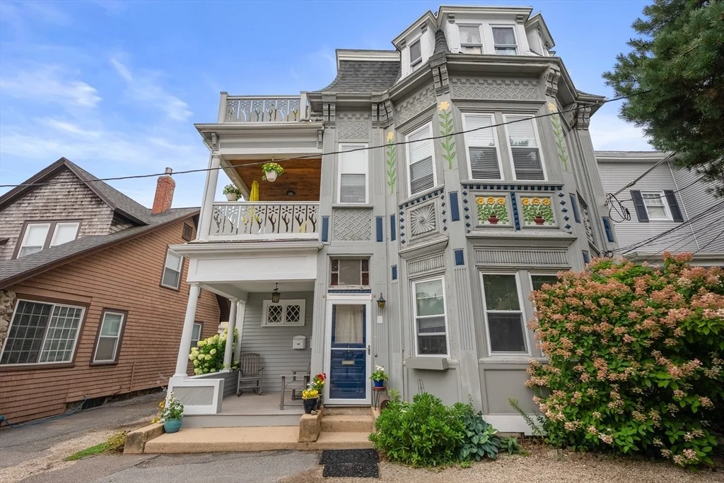 Photo of Unit 2 at 9 Gray Cir