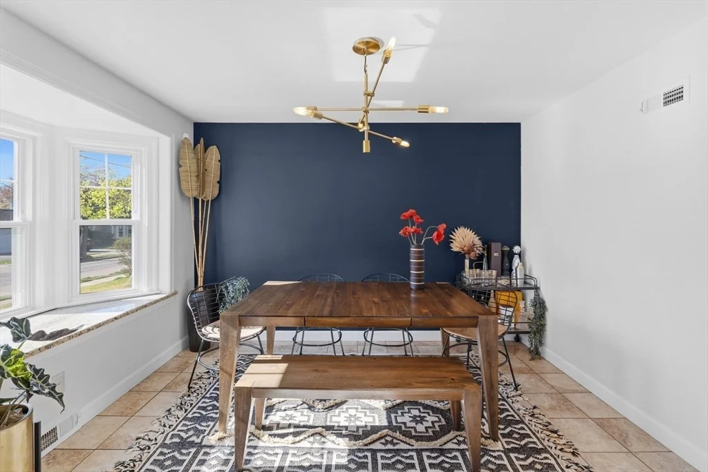 Photo of 377 Archer St