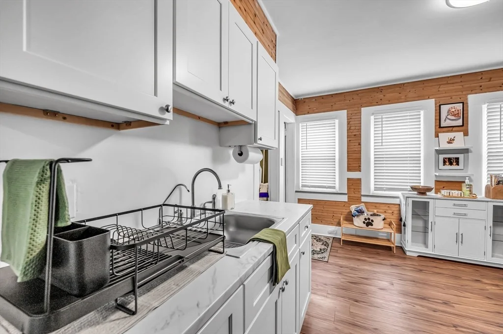 Photo of 1451 Bay St