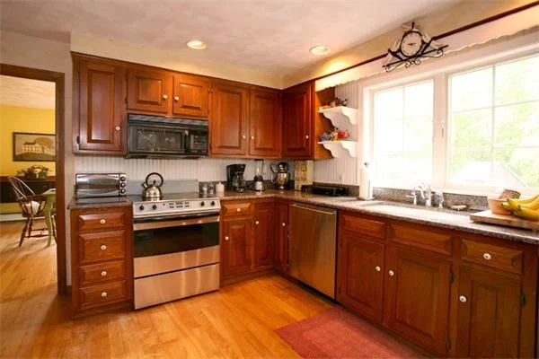 Photo of 693 Main St