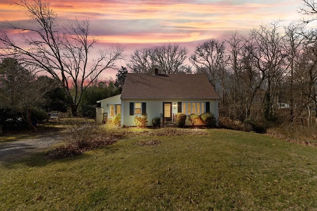 Photo of 14 Clay Pond Rd