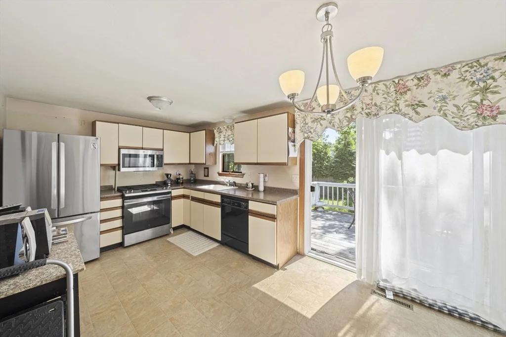 Photo of 16 Lexington Dr