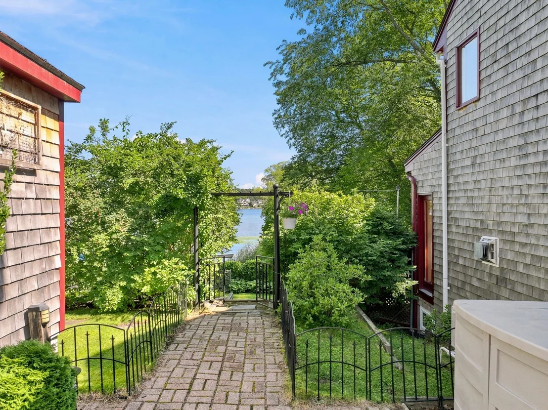 Photo of 1 Alnette Road