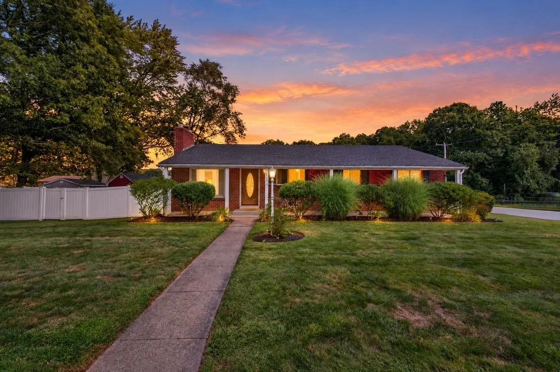 Photo of 215 Mendon Road