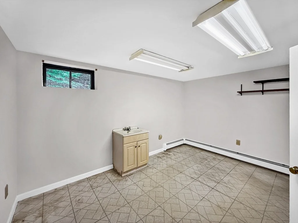 Photo of 21 Burnside Ln