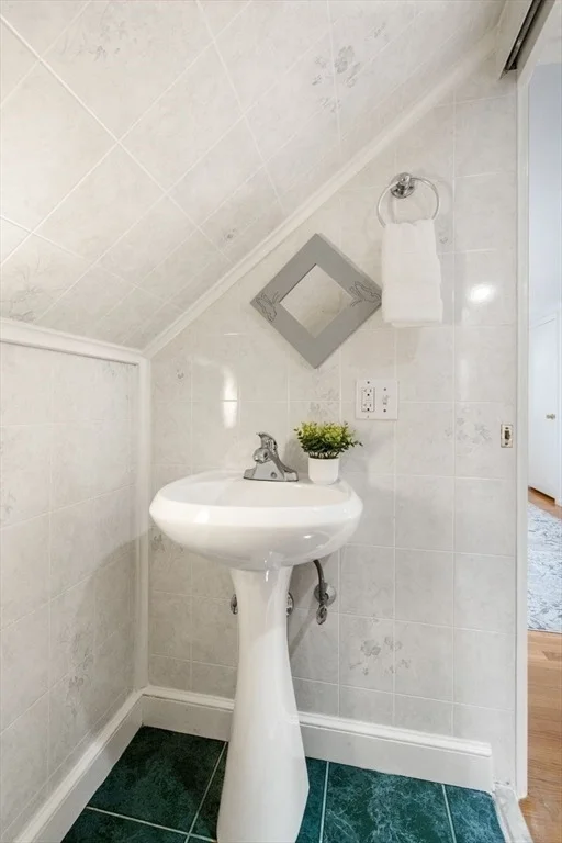 Photo of 21 Rose Dr