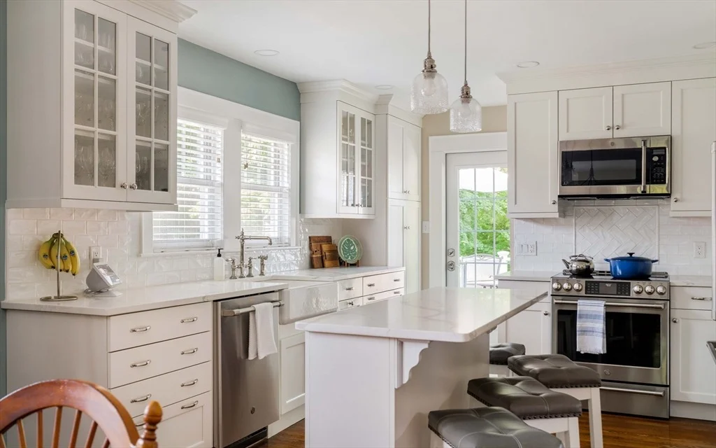 Photo of 54 Endicott Rd