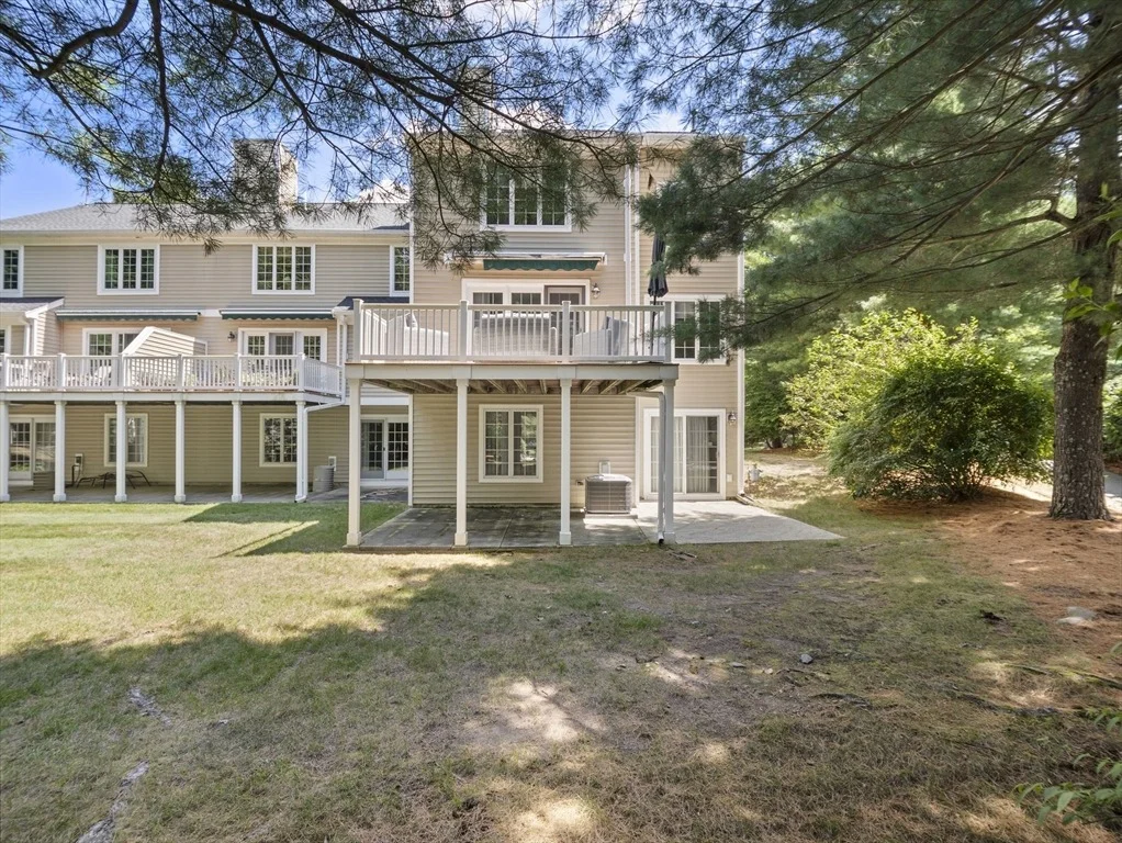 Photo of Unit 3901 at 3901 Knightsbridge Close
