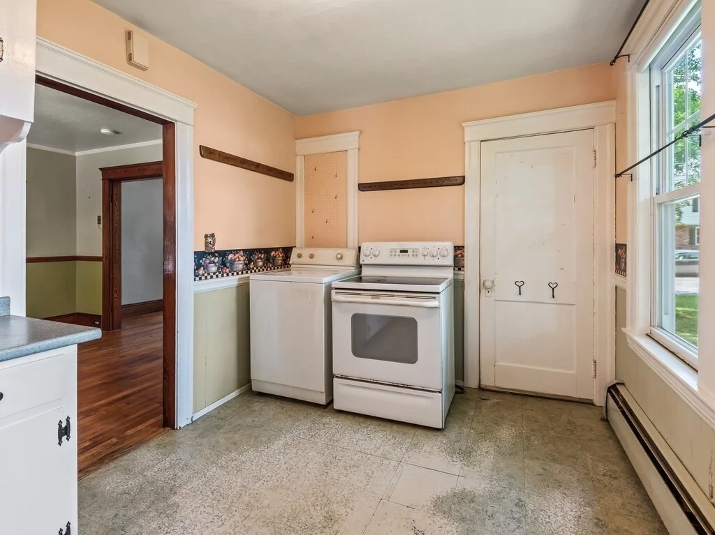 Photo of 34 Tiverton Parkway