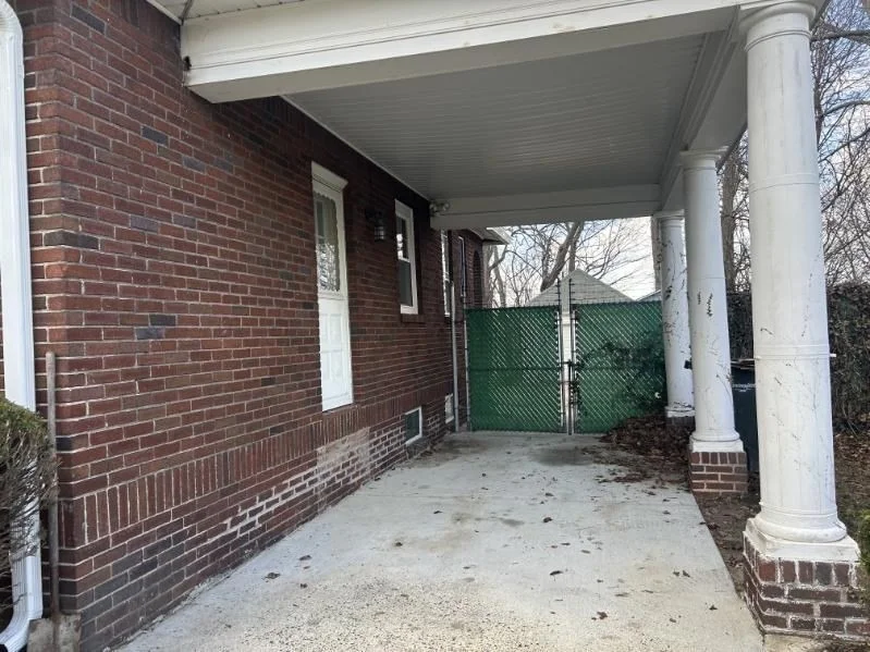 Photo of 122 Bellevue Ave