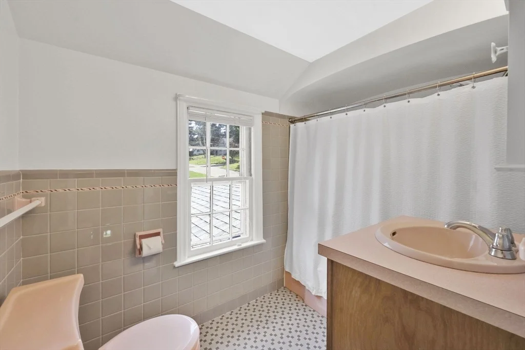 Photo of 121 Benz St