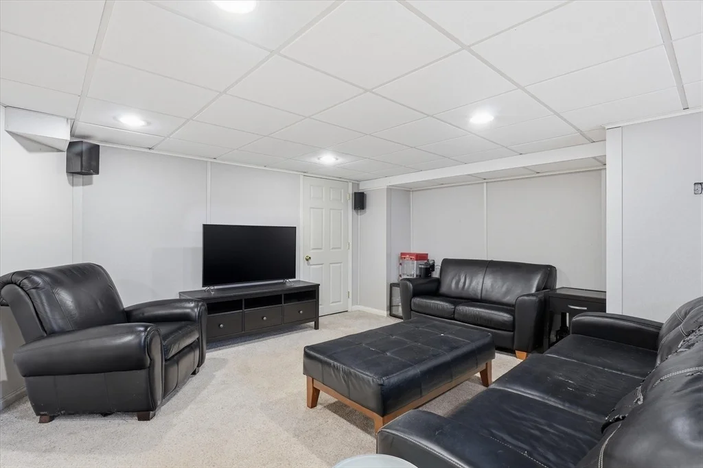 Photo of 9 Pinewood Ave