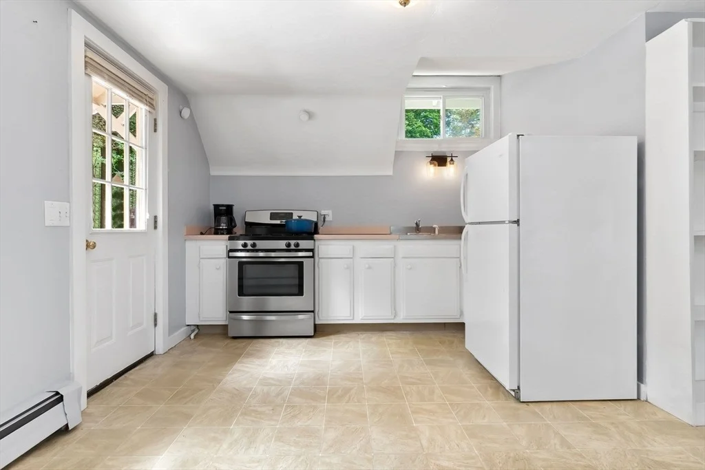 Photo of 6 Pew Ave