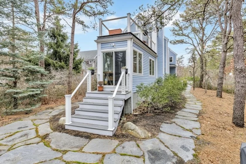 Photo of 304 Red Brook Rd