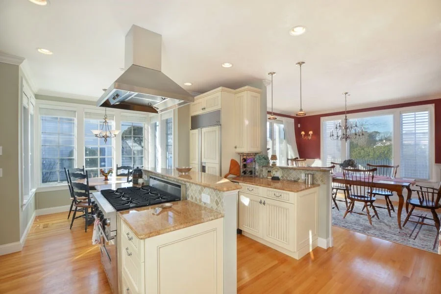 Photo of 125 Shore Dr W
