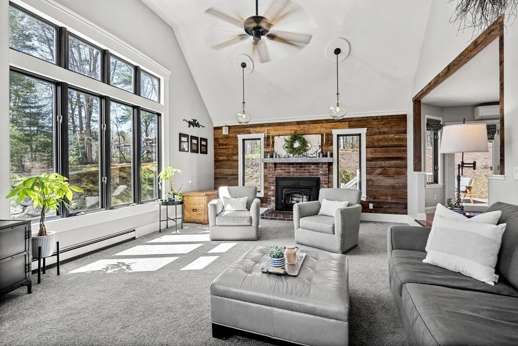 Photo of 39 Lovers Ln