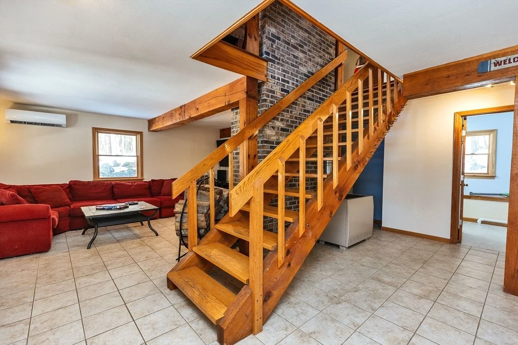 Photo of 44 Lakeview Drive