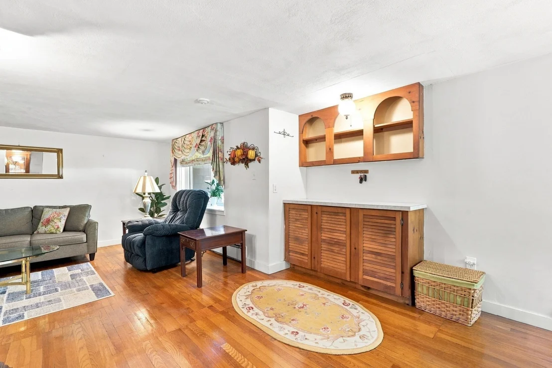 Photo of 6 Ragged Hill Rd