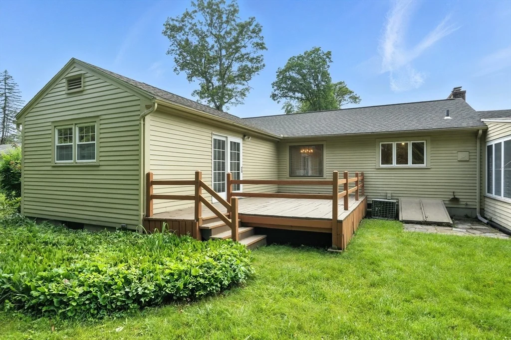Photo of 30 Western Cir