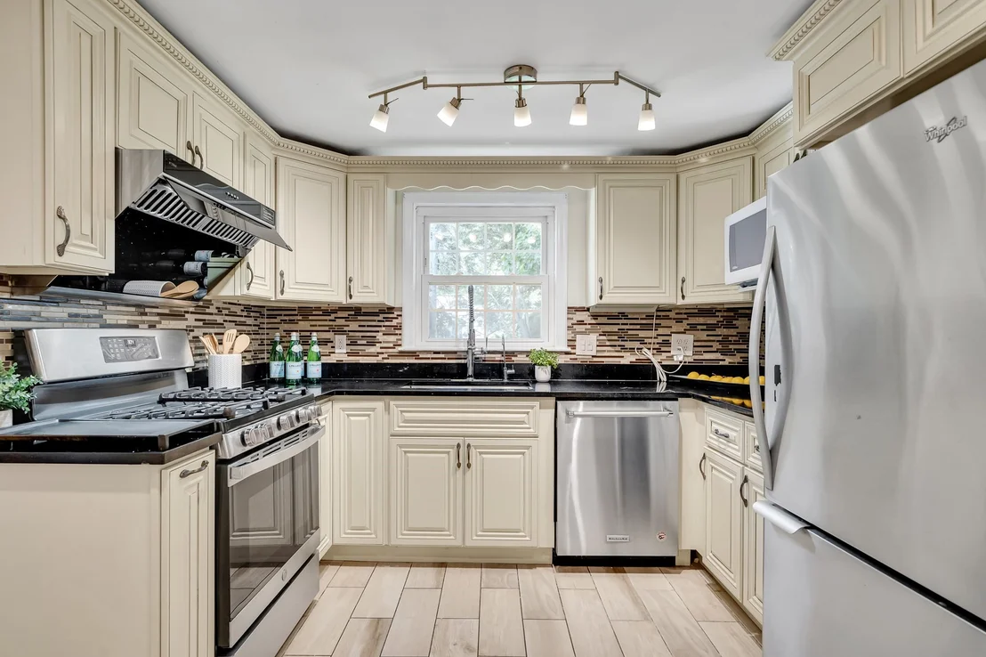 Photo of 33 Stowecroft Rd