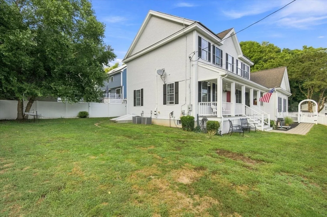 Photo of 24 Monroe St