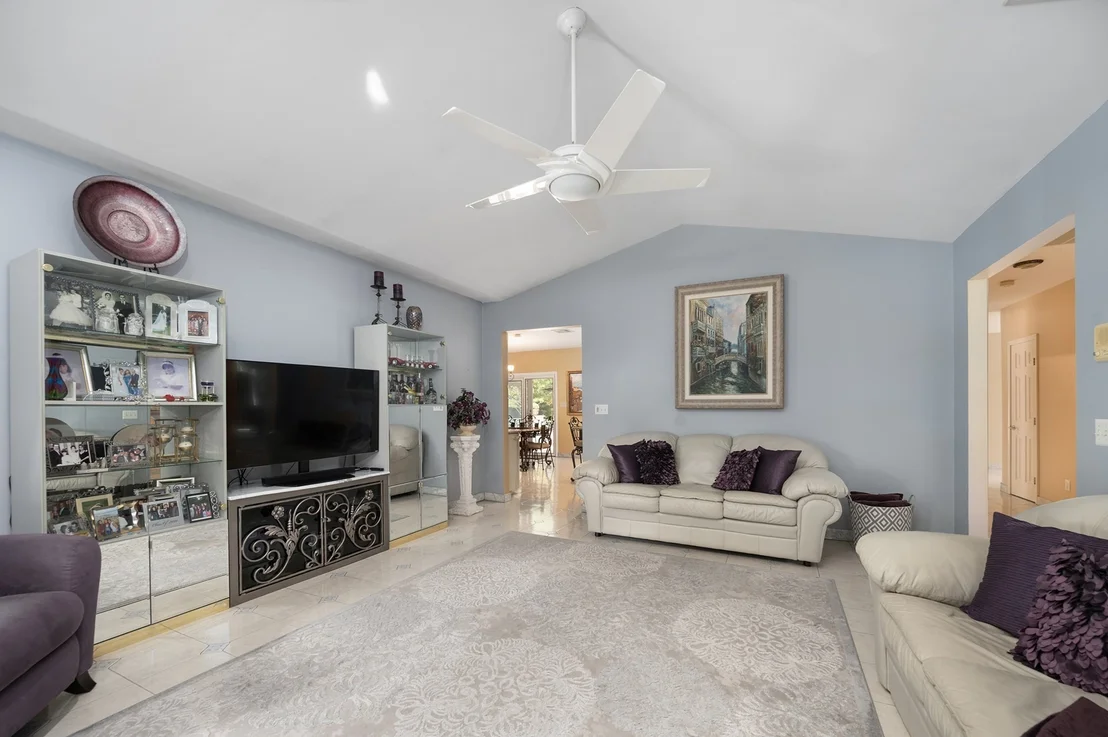 Photo of 22 Brook View Dr
