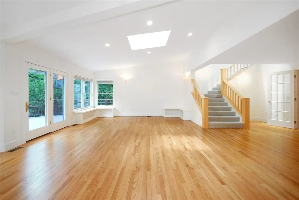 Photo of 297 Laws Brook Rd