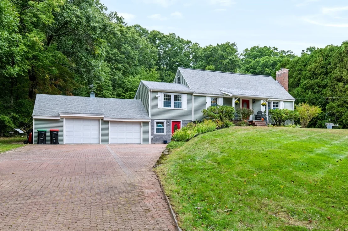 Photo of 194 W Sutton Rd