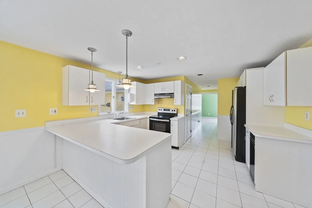 Photo of 75 Erica Dr