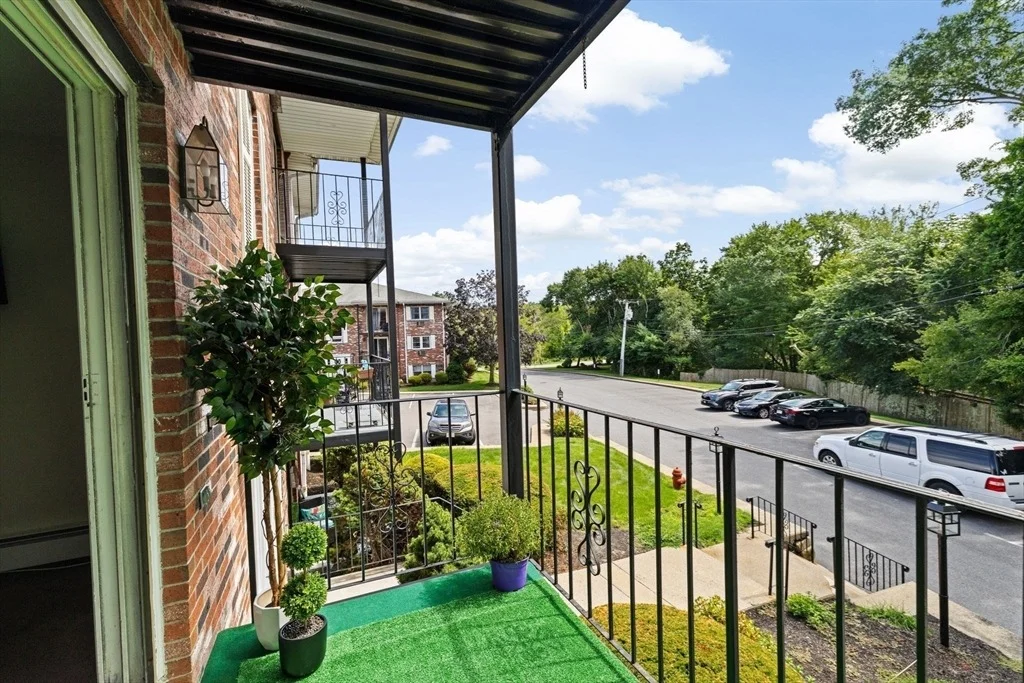 Photo of Unit E at 21 Pine St